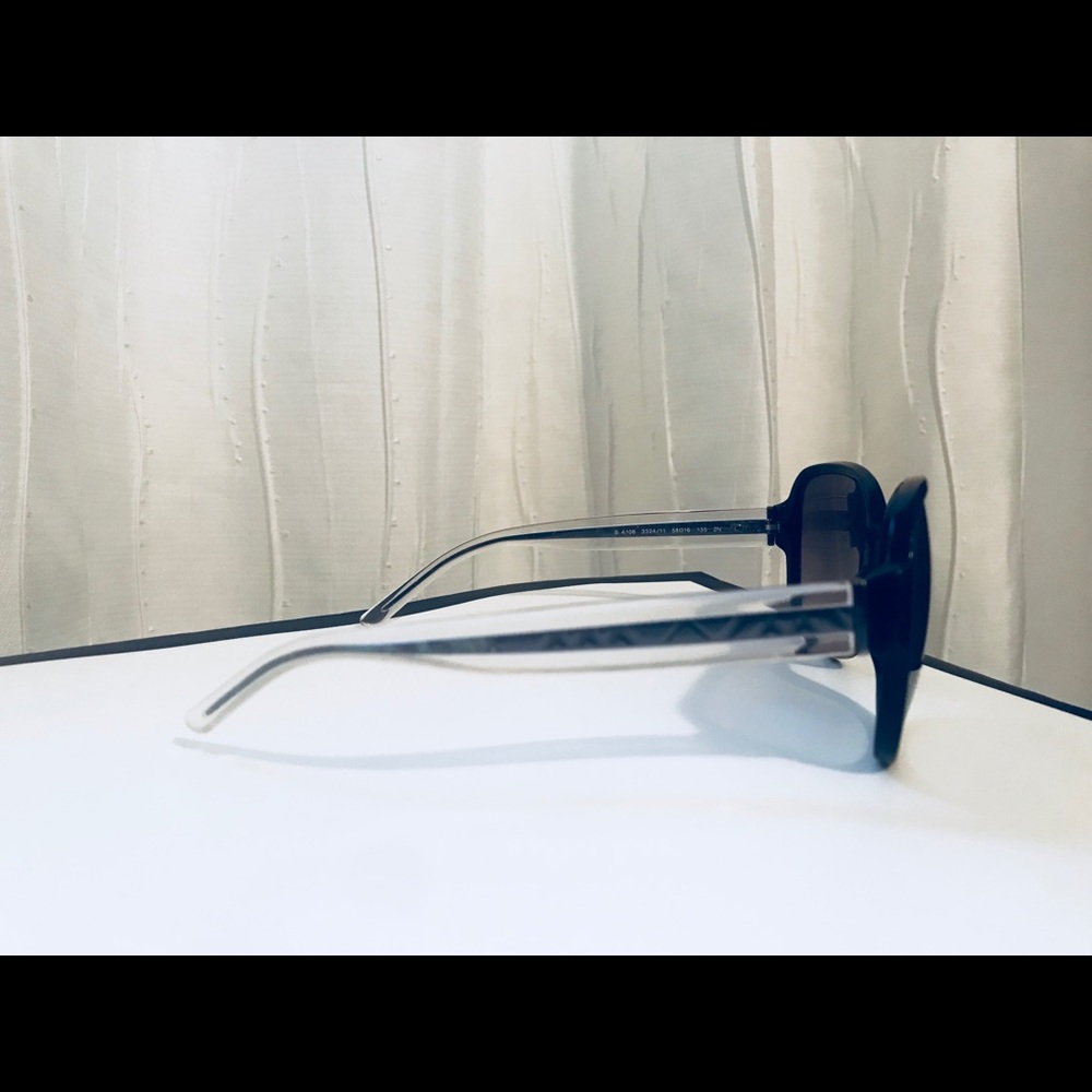 Burberry Sunglasses Made In Italy - Picture 1 of 4